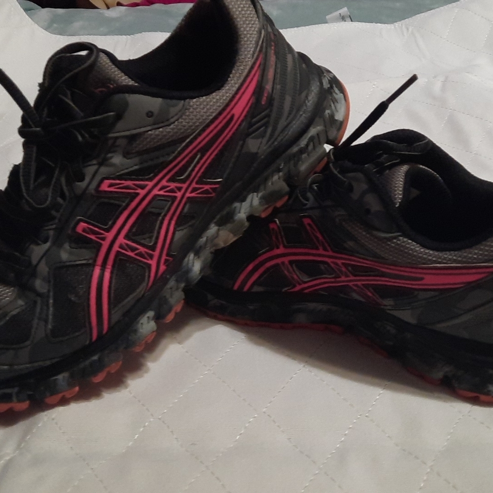 ASICS  Gel-Scram 2 Athletic shoe Size 8.5